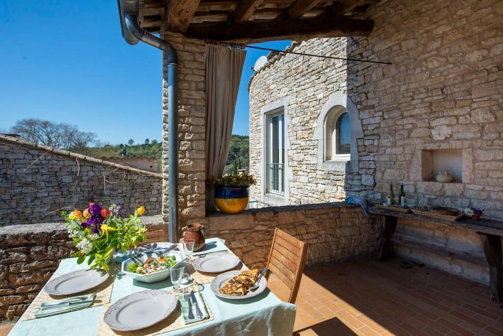 La Bergerie A Cratoule, Domaine Les Musarts Issirac Exterior foto